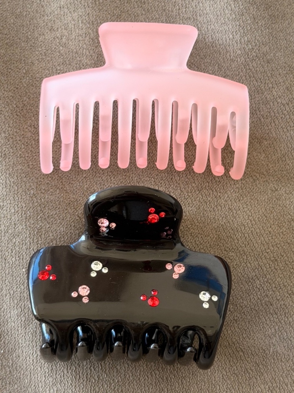 GUC - Hair Claw Clips